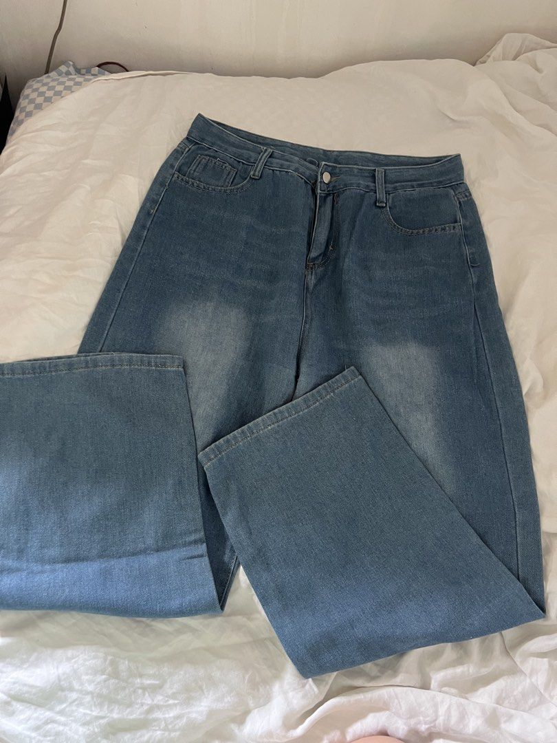 Wide Leg Jeans Plussize (Category: Jeans) located in Manila. Submitted by happydani (Listing ID 1462950663, Image 2). Description: - Blue wash jeans - Wide leg fit - Size 34 inches - Made in China - Ideal for casual wear.