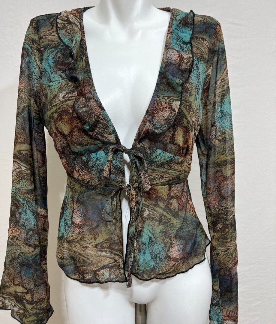 Wild Fable Bell Long Sleeve Tie-Front Top (Category: Coats, Jackets and Outerwear) located in Manila. Submitted by truefalcon_495a65 (Listing ID 1462943481, Image 1). Description: S-M.
