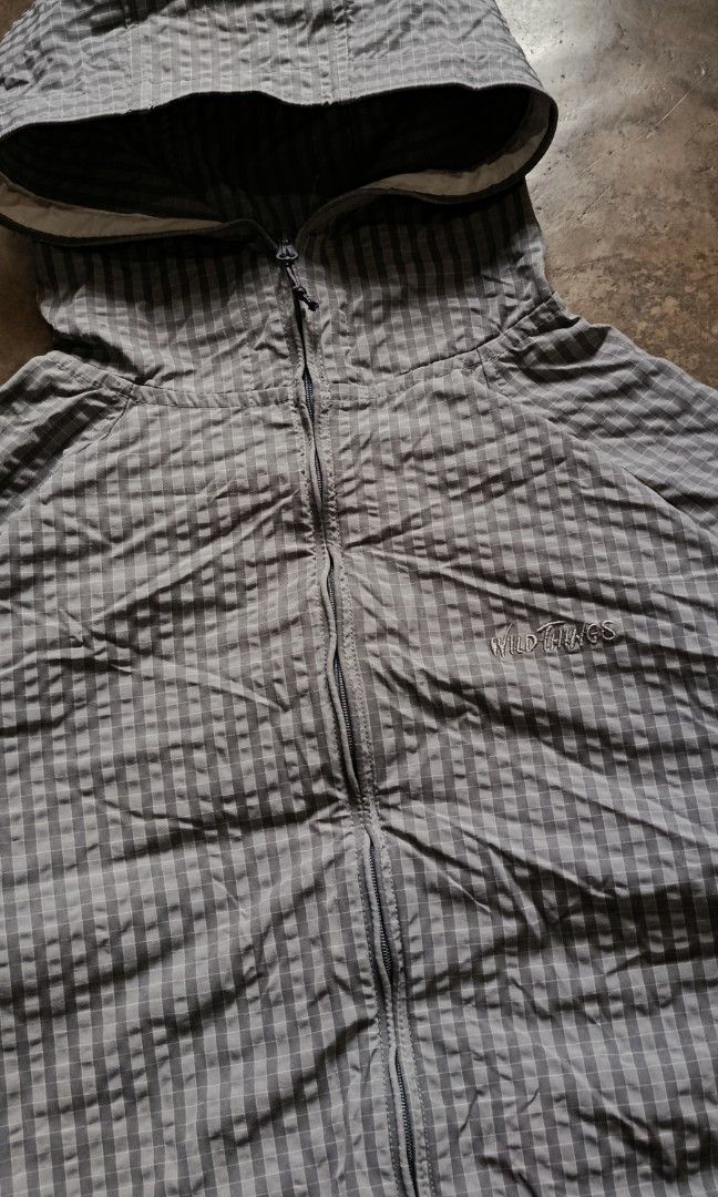WILD THINGS JAPAN GECKO LIGHT PARKA (Category: Coats, Jackets and Outerwear) located in Las Pinas. Submitted by goonz1747 (Listing ID 1462980674, Image 2). Description: WILD THINGS JAPAN GECKO LIGHT PARKA SIZE XL WIDTH 23.5 LENGTH 27 SLEEVE LENGTH 24 NYLON MESH POCKETS EXCELLENT TO NEW CONDI ✔️ P1980 ONLY 📦 DM TO PURCHASE 📩.