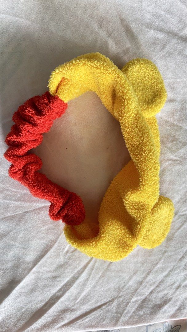 Winnie the Pooh headband (Category: Other Stationery & Craft) located in Calamba. Submitted by cur8d (Listing ID 1463029515, Image 3). Description: tag removed.