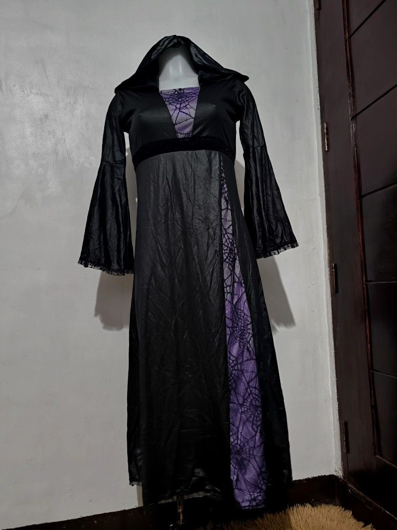 Witch Costume With Hood (Category: Dresses) located in Marikina City. Submitted by alecfordy (Listing ID 1462956725, Image 3). Description: Evil Witch Costume Wth Hood xsmall to medium for Halloween costume.