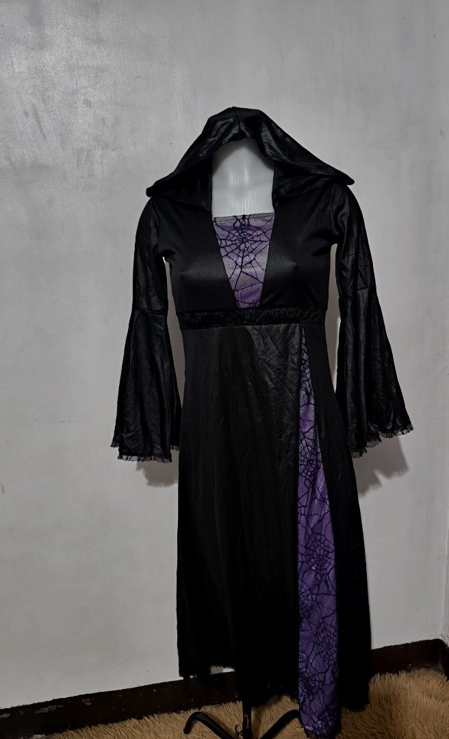 Witch Costume With Hood (Category: Dresses) located in Marikina City. Submitted by alecfordy (Listing ID 1462956725, Image 2). Description: Evil Witch Costume Wth Hood xsmall to medium for Halloween costume.