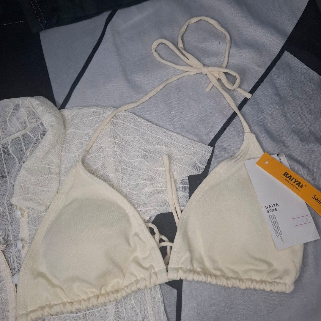 Women swimwear (Category: Bikinis & Swimsuits) located in Adams. Submitted by frog_and_clover (Listing ID 1462921324, Image 2). Description: brand new, I ordered the wrong size, too small for me. can fit extra small to small.