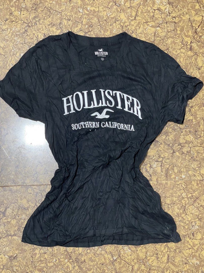 Women Y2k tops and bottom (Category: Activewear) located in Marikina City. Submitted by joshuaades21107 (Listing ID 1462885764, Image 3). Description: Selling Y2k garments for women Selling as bundle or split Send me dm📩.
