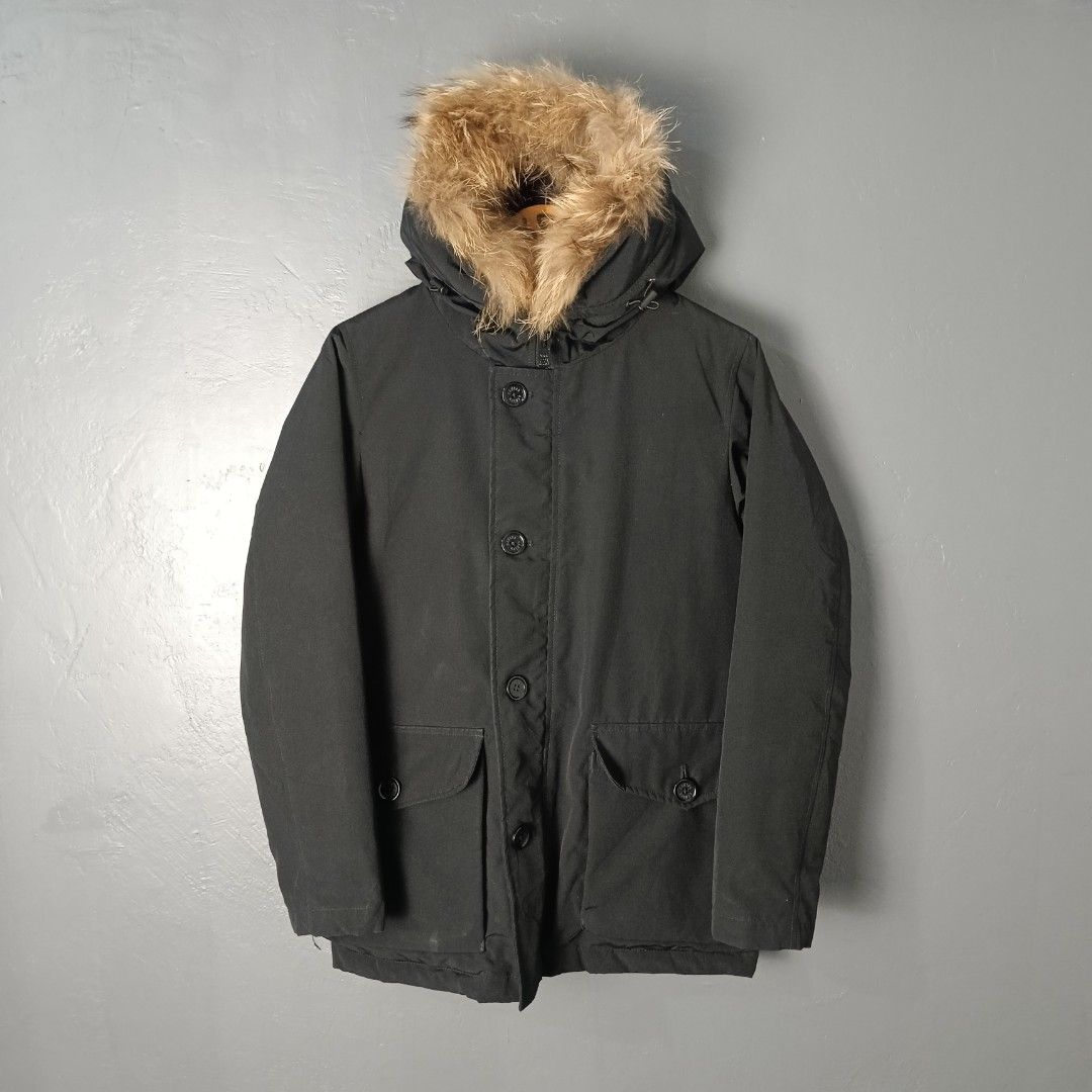 Women's - Danton (Category: Coats, Jackets and Outerwear) located in Bacolod City. Submitted by drop.ph (Listing ID 1462999480, Image 2). Description: Danton - Down Jacket w/ Fur Trim Hood Authentic *Oversized *Size S - 20x27 *Very Good *Minor stain, Missing logo *Price: 1,000php *Add SF if outside Bacolod City .