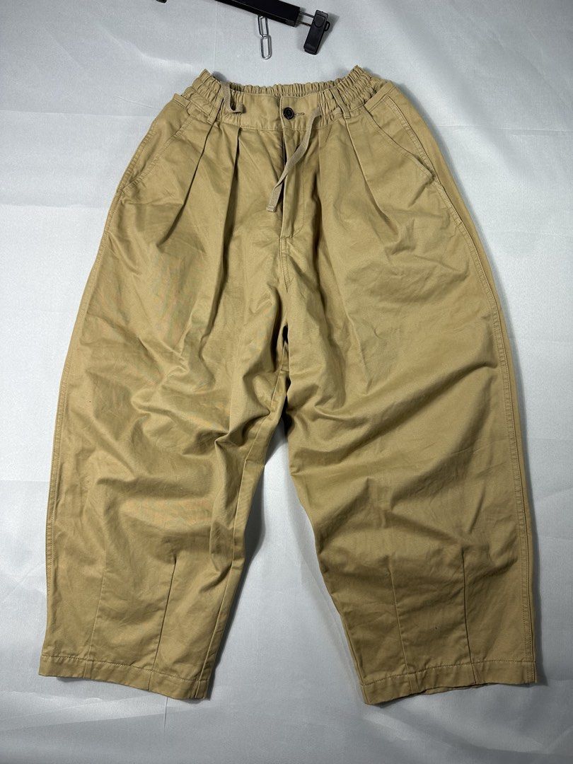 Workwear Heritage Barrel Pleated Pants (Category: Trousers) located in Cabanglasan. Submitted by thefashiongarage.co (Listing ID 1463020651, Image 1). Description: Title - Workware Heritage Clothing Model/Name - Size on Tag - Small Conditiion - Excellent Condition with no major issue - Small stain on the back - Washable Dimension (WxLxH) - 28-30x37.5x9.5 inches Category- Casual/Streetwear/Workware Fitting - Loose/Baggy Made in - China Material - 