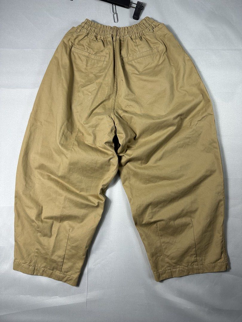 Workwear Heritage Barrel Pleated Pants (Category: Trousers) located in Cabanglasan. Submitted by thefashiongarage.co (Listing ID 1463020651, Image 2). Description: Title - Workware Heritage Clothing Model/Name - Size on Tag - Small Conditiion - Excellent Condition with no major issue - Small stain on the back - Washable Dimension (WxLxH) - 28-30x37.5x9.5 inches Category- Casual/Streetwear/Workware Fitting - Loose/Baggy Made in - China Material - 