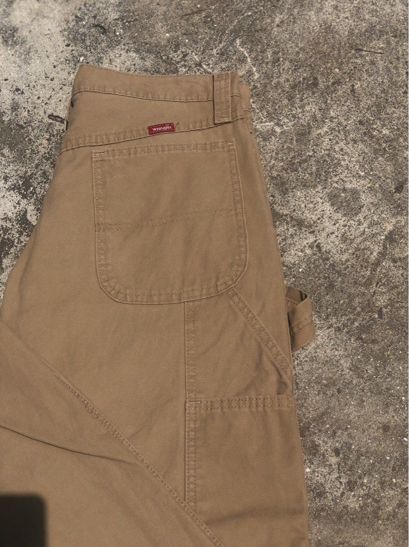 WRANGLER CARPENTER PANTS🔥🔥🔥 (Category: Chinos) located in Cebu City. Submitted by jeboxjayveejebo (Listing ID 1462961593, Image 2). Description: WRANGLER CARPENTER PANTS🔥🔥🔥 WAISTLINE📏32 LEGNTH📏41 HIPS📏21.5 LEG OPENING📏8 CONDITION RATE📏9.8/10 COLOR RATE📏9.8/10 ISSUE-SLICE SA HIPS‼️ EXCELLENT CONDITION🔥🔥🔥 DM FOR THE CLAIM PRICE🏷️ ‎💡Actual color may vary due to lighting ‎ ‎ ‎HAVE A GREATDAY EVERY ONE🫶🏻🫶🏻🫶🏻 ‎.
