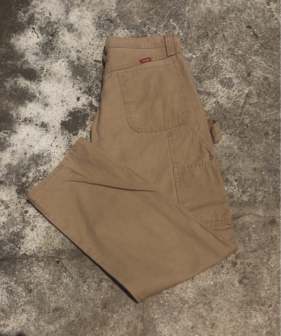 WRANGLER CARPENTER PANTS🔥🔥🔥 (Category: Chinos) located in Cebu City. Submitted by jeboxjayveejebo (Listing ID 1462961593, Image 1). Description: WRANGLER CARPENTER PANTS🔥🔥🔥 WAISTLINE📏32 LEGNTH📏41 HIPS📏21.5 LEG OPENING📏8 CONDITION RATE📏9.8/10 COLOR RATE📏9.8/10 ISSUE-SLICE SA HIPS‼️ EXCELLENT CONDITION🔥🔥🔥 DM FOR THE CLAIM PRICE🏷️ ‎💡Actual color may vary due to lighting ‎ ‎ ‎HAVE A GREATDAY EVERY ONE🫶🏻🫶🏻🫶🏻 ‎.