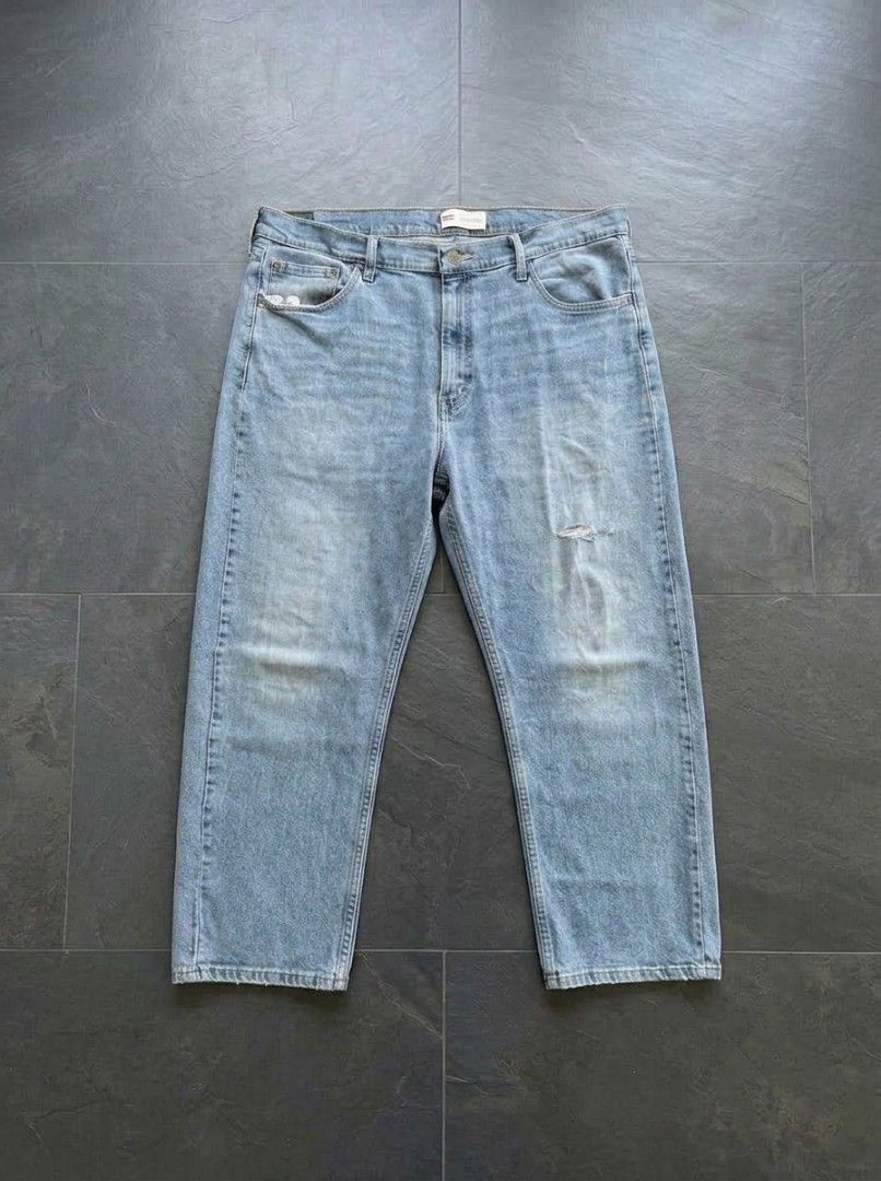Wrangler relaxed fit (Category: Jeans) located in Tayug. Submitted by leift (Listing ID 1463020474, Image 1). Description: size 36 length 40.