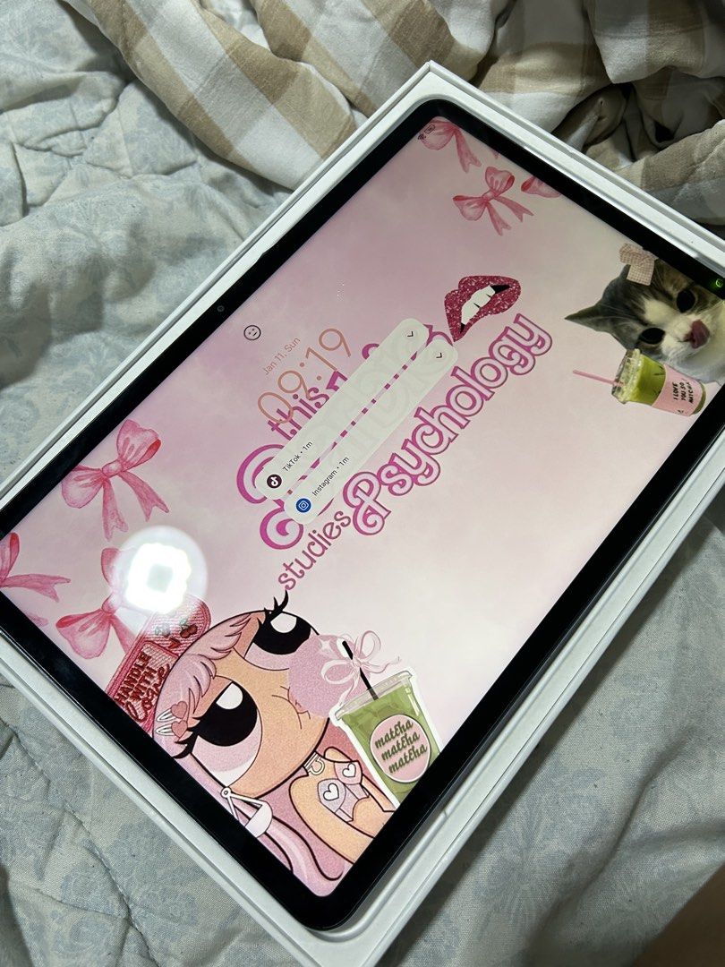 Xioami Pad 6 256gb (Category: Android) located in Pasig City. Submitted by clarizeee_ (Listing ID 1462960379, Image 2). Description: Xioami pad 6 256gb HONEST ISSUE: dents only because of usage No other issue Personal tablet/ used for work, school Pasig loc meet up only.