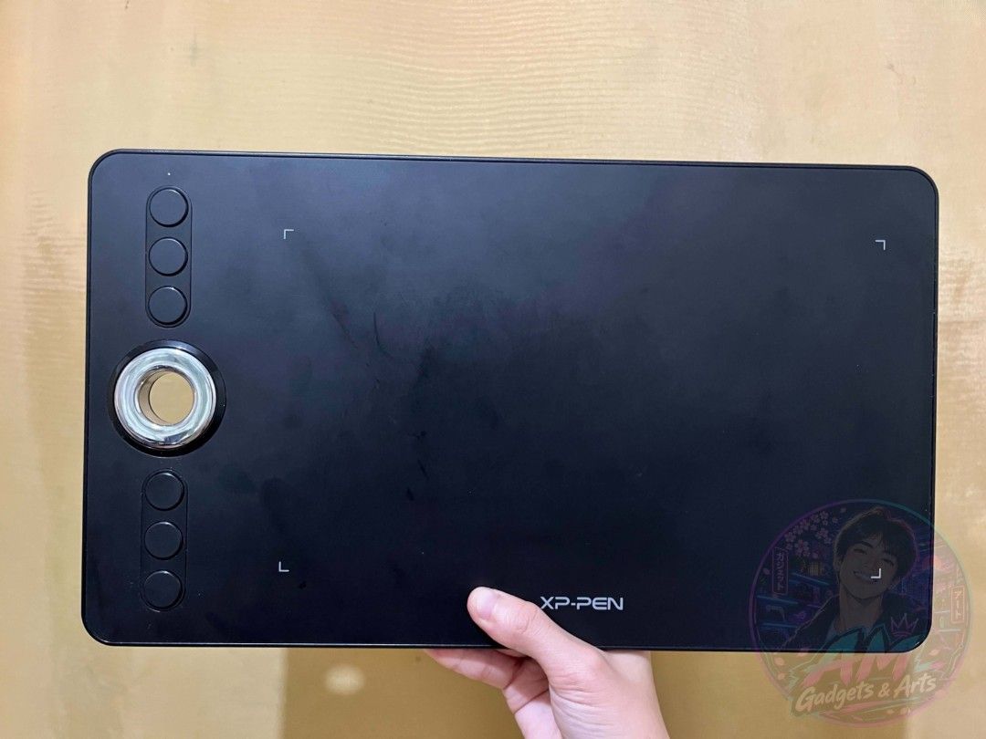 XP-PEN Deco 02 Graphic Drawing Tablet (Category: Looking For) located in Manila. Submitted by amdcroo (Listing ID 1462992994, Image 1). Description: • Original price was around ₱7,200 • 10×5.63 inches • Type-C USB port • LCD type • With Pen Holder, Drawing Gloves, Rotational Holder • Compatible with all common graphics applications such as Photoshop, Adobe Illustrator, SAI, Painter, CDR, Clip Studio, etc. • Compatible with Desktop/Laptop • To mak