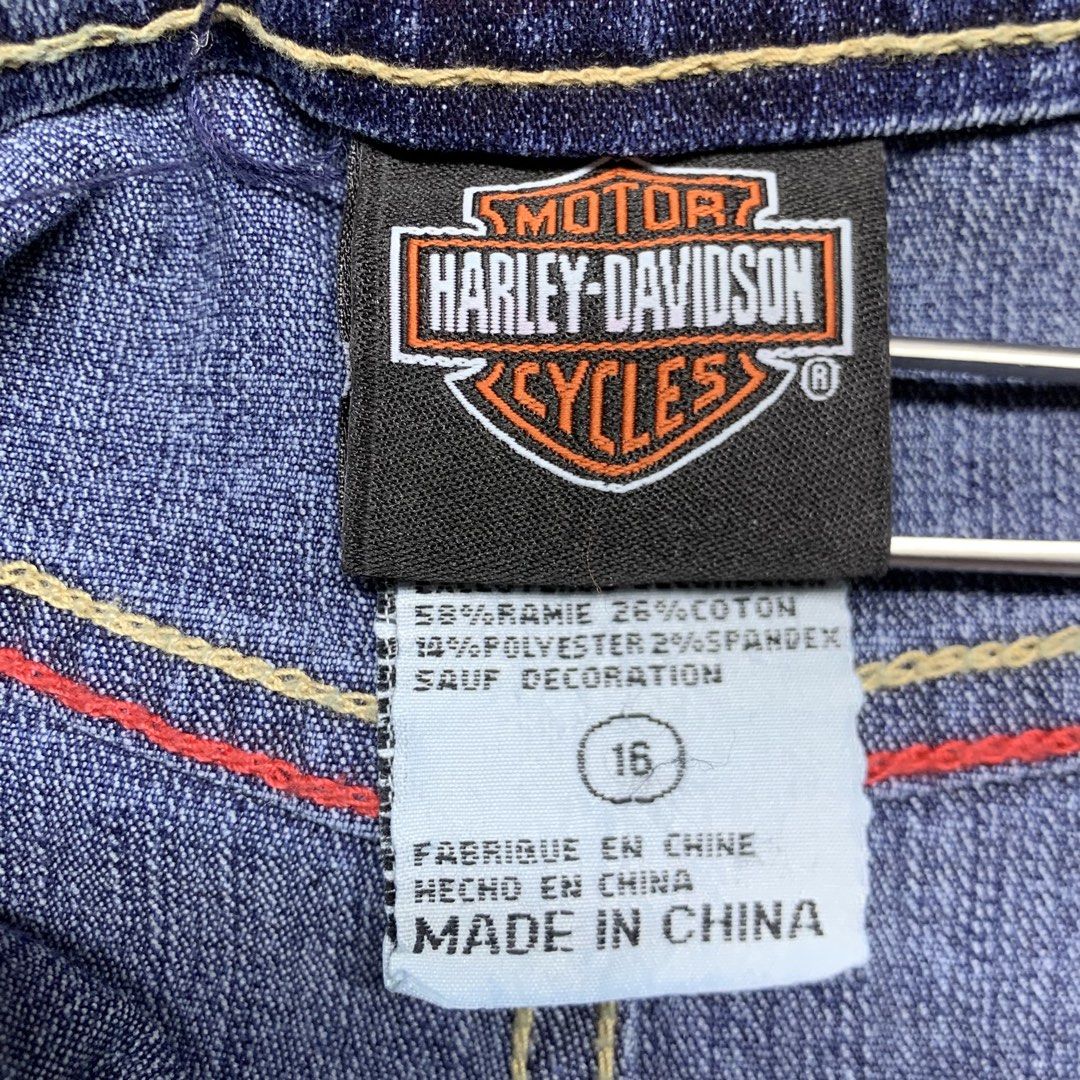 Y2K Harley-davidson - Denim Mini Skirt (Category: Skirts) located in Manila. Submitted by shottas_21 (Listing ID 1463055416, Image 2). Description: Y2K Harley-davidson - Denim Mini Skirt SIZE - 16” CONDITION - 9/10 Made in China WAIST - 30” LENGTH - 14.5”.