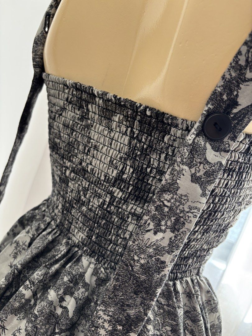Y2k vintage dress (Category: Dresses) located in Quezon City. Submitted by swift_kenjie (Listing ID 1462955829, Image 3). Description: Medium to large.
