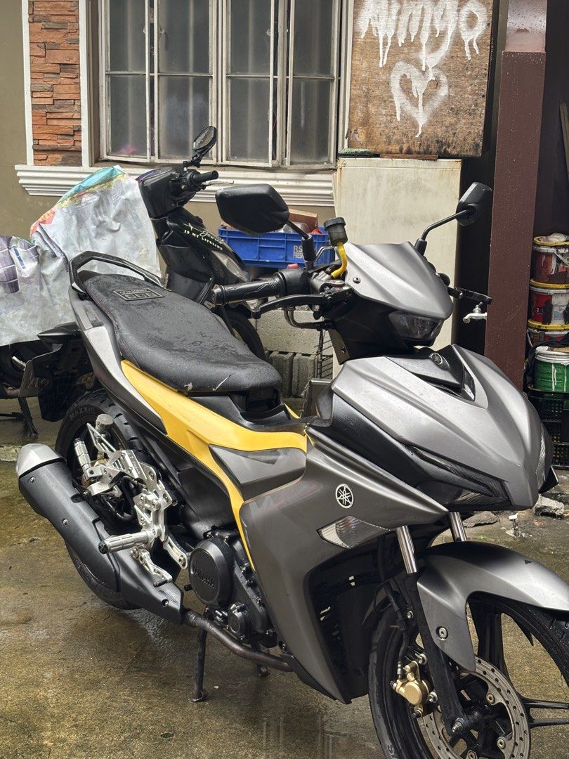 Yamaha Sniper 155 2022 (Category: Motorbikes for Sale) located in Cavite. Submitted by pollllll77 (Listing ID 1462950374, Image 3). Description: For Sale or Swap! Sniper 155 2022 model Complete original papers Open DoS Minor issue sa mga fairings Rizoma full shifter Bnew Battery Bnew Chain set Bnew Break pad Newly change oil Open for viewing 21k odo Unli check Unli scan Registered until January 2027 Stock engine good running condition All stock p