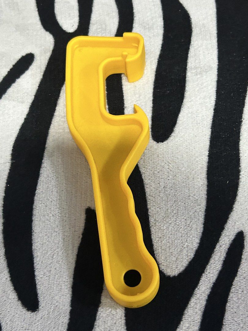 Yellow Plastic Round Container 5 Gallon Opener (Category: Home Improvement Tools & Accessories) located in General Trias. Submitted by aprilocampo0412 (Listing ID 1463000097, Image 3). Description: Yellow Plastic Round Container 5 Gallon Opener.