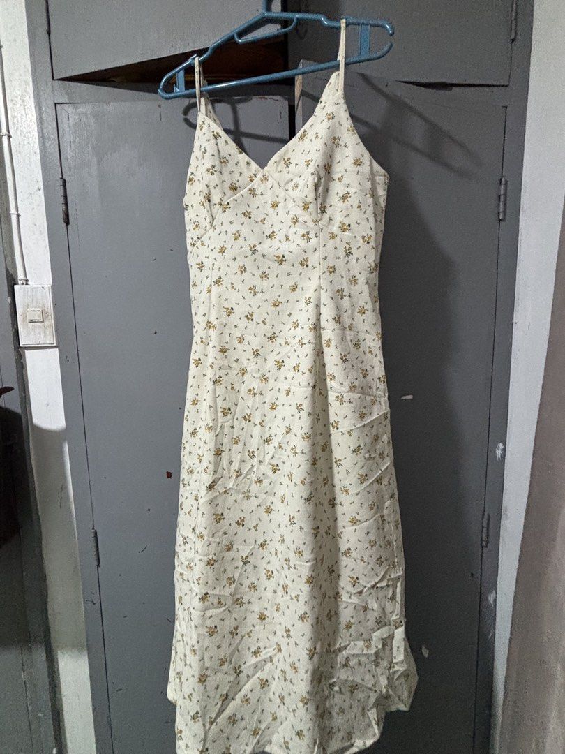 Yellow Sundress (Medium) (Category: Dresses) located in Tarlac. Submitted by raisnce (Listing ID 1462998208, Image 1). Description: .