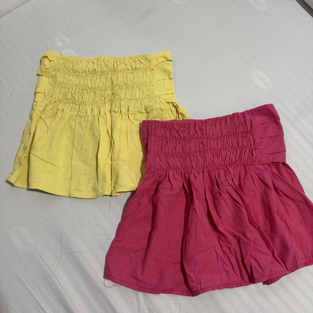 Yellow Tube Tops (Linen) (Category: Sleeveless) located in Pasig City. Submitted by niks.tb (Listing ID 1462932897, Image 3). Description: Decluttering Items! Selling the yellow top for P100, but you can get it with the pink as a bundle at P180.00. You can also buy ALL TOPS (last slide) as a set for P700.00. .