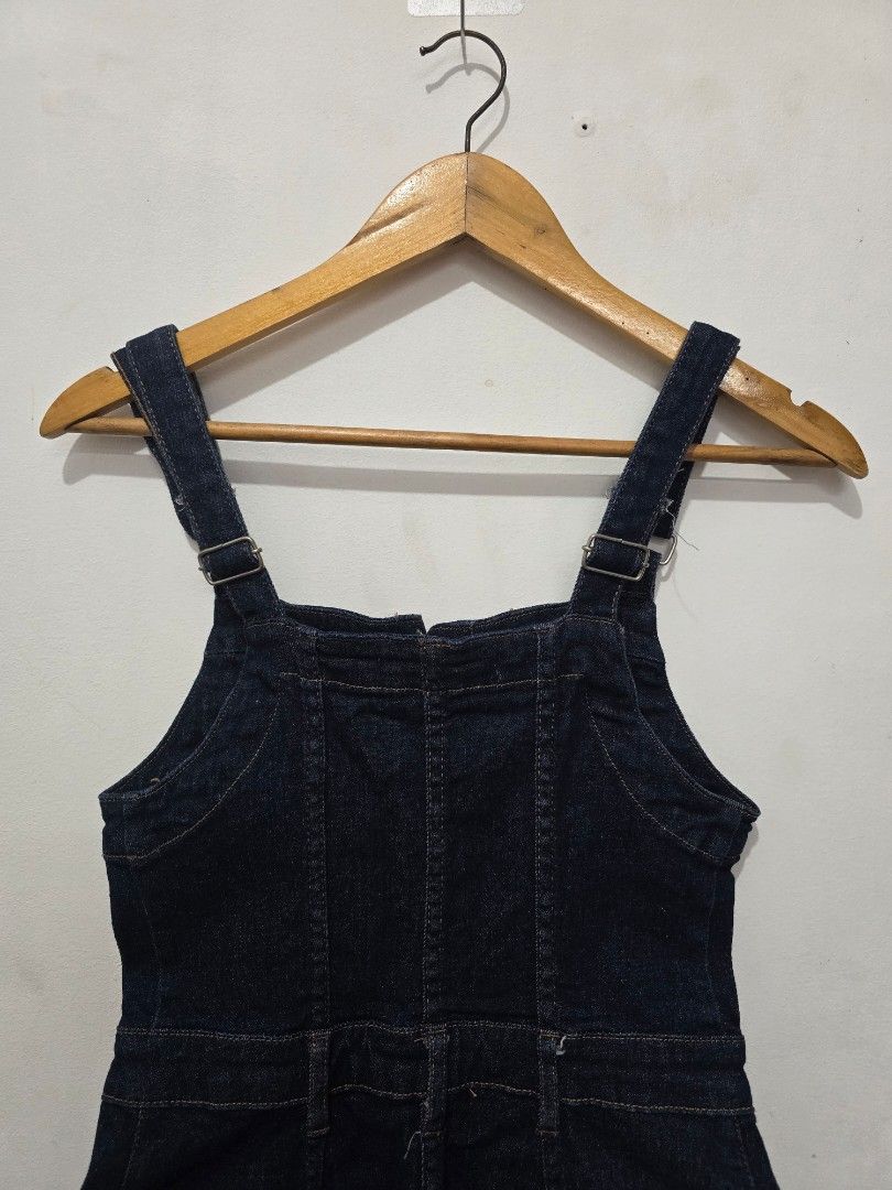 ZARA - BUTTON-UP SHIFT DENIM DRESS (Category: Dresses) located in Manila. Submitted by kk_gu.uniclothing.wear (Listing ID 1463016765, Image 3). Description: ZARA - BUTTON-UP SHIFT DENIM DRESS Size - Small W - 14" L - 38" Price : 400+sf MOP: GCash Courier — J&T Location: Santo Tomas, Pampanga Reminders: 🙅‍♀️ STRICTLY NO CANCELLATION. 🙅‍♀️ NO RETURN/EXCHANGE/REFUND..