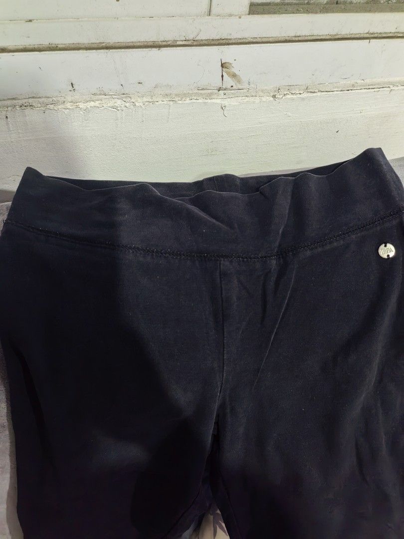 Zara Black Flare Pants Size 13/14 (Category: Other Bottoms) located in Taguig. Submitted by iggysclutter (Listing ID 1463102690, Image 3). Description: - Zara black flare pants - Size: 13/14 - Made in Bangladesh - Comfortable waistband - Small metal Zara logo detail on the side - Ideal for casual wear or for yoga/pilates exercise.