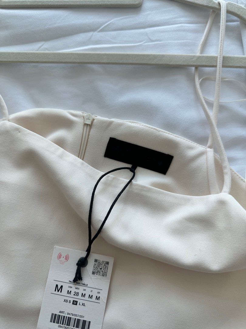 Zara Long Dress (Category: Dresses) located in Manila. Submitted by emsassy (Listing ID 1462980995, Image 2). Description: .