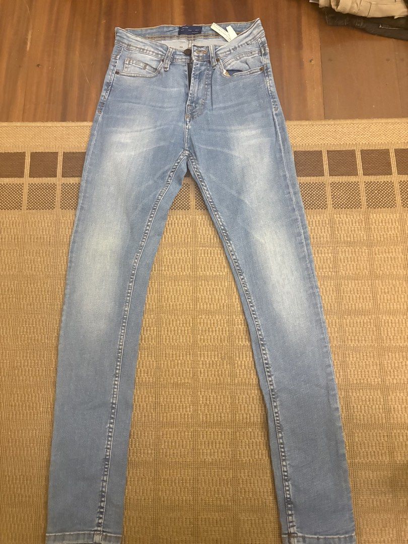 Zara Man Jeans (Light Blue & Grey) (Category: Jeans) located in Paranaque City. Submitted by max_bully014 (Listing ID 1462971536, Image 3). Description: - Two pairs of Zara Man slim fit jeans - Available in light blue and grey washes - Versatile staple pieces for any wardrobe.