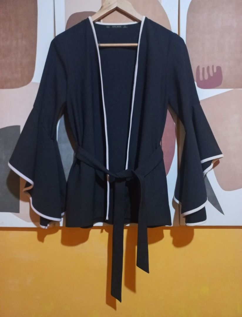 ZARA Navy Blue Flowing Jacket with Ruffled Bell Sleeves (Category: Coats, Jackets and Outerwear) located in Pugo. Submitted by mhylee_fang1989 (Listing ID 1463006267, Image 1). Description: .