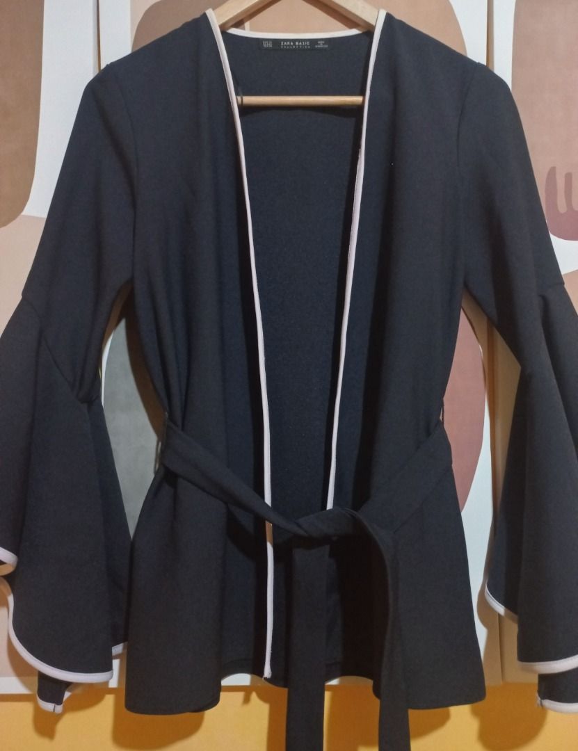 ZARA Navy Blue Flowing Jacket with Ruffled Bell Sleeves (Category: Coats, Jackets and Outerwear) located in Pugo. Submitted by mhylee_fang1989 (Listing ID 1463006267, Image 2). Description: .
