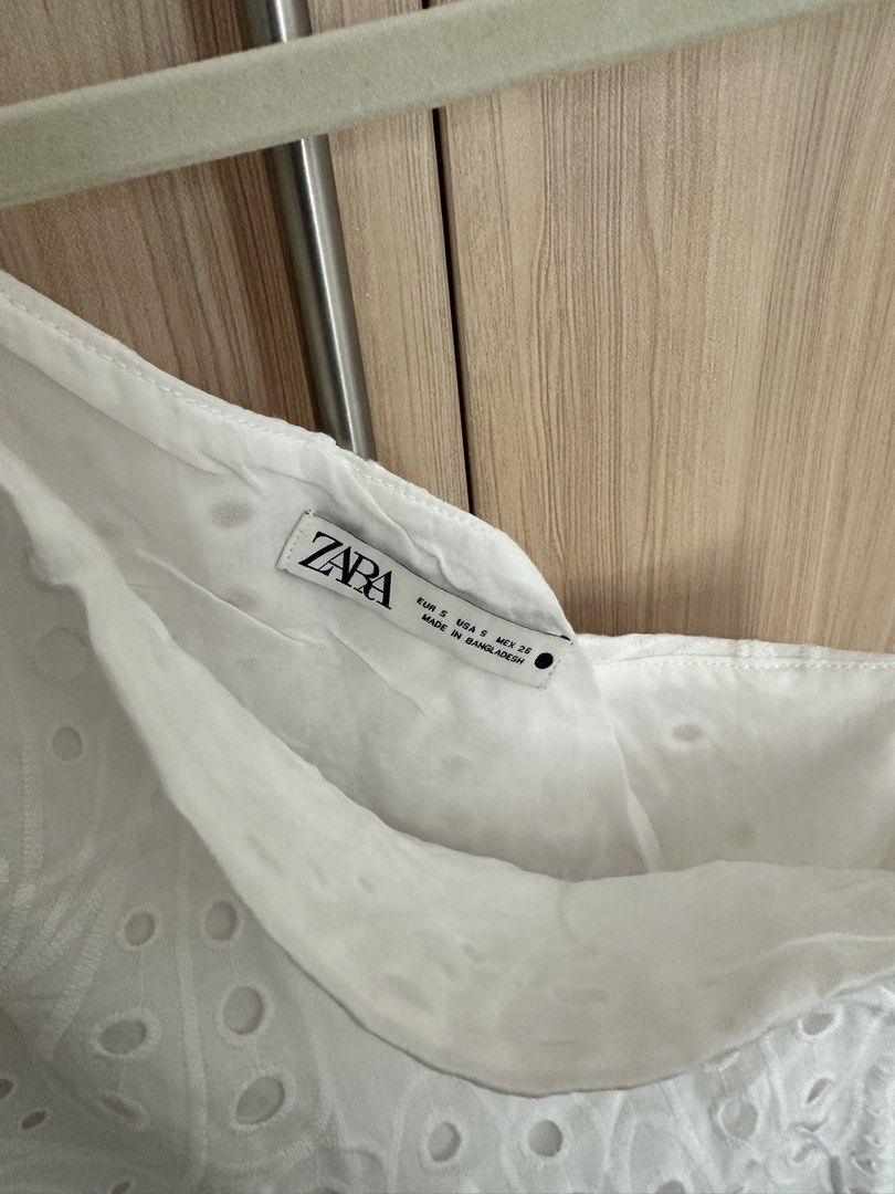Zara one sided eyelet dress (Category: Dresses) located in Manila. Submitted by emsassy (Listing ID 1462981364, Image 2). Description: .