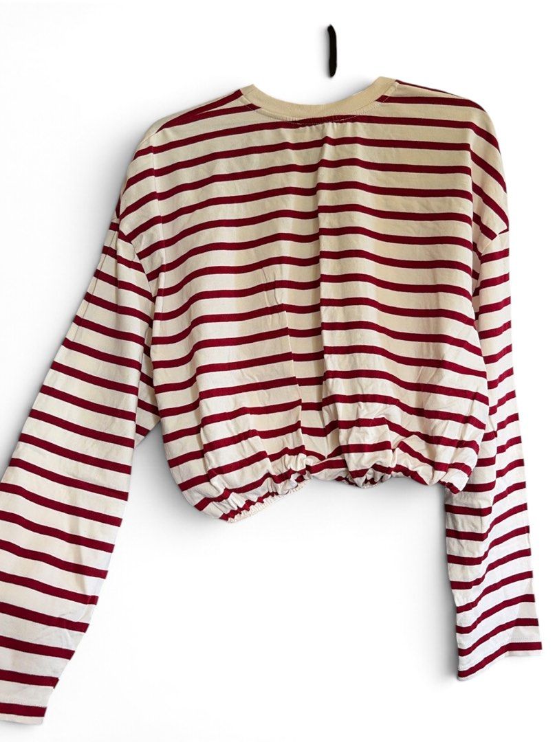 Zara Red Striped Sweatshirt (Category: Coats, Jackets and Outerwear) located in Santol. Submitted by lululane (Listing ID 1462952392, Image 3). Description: .