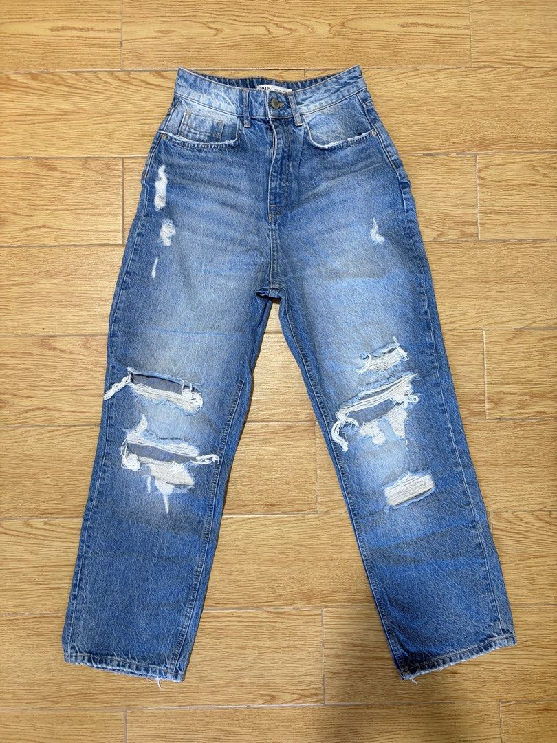 Zara ripped jeans (Category: Jeans) located in Manila. Submitted by recreator (Listing ID 1463035817, Image 1). Description: .