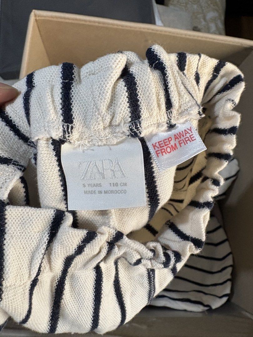 Zara Striped Pants for Kids (Category: Babies & Kids Fashion) located in Mandaluyong City. Submitted by trissells (Listing ID 1463000433, Image 2). Description: - Cute striped pants from Zara - Elastic waistband for ultimate comfort - Made in Morocco - Size 110cm (fits approximately 5 years old) - Versatile for everyday wear, pairs easily with any top.