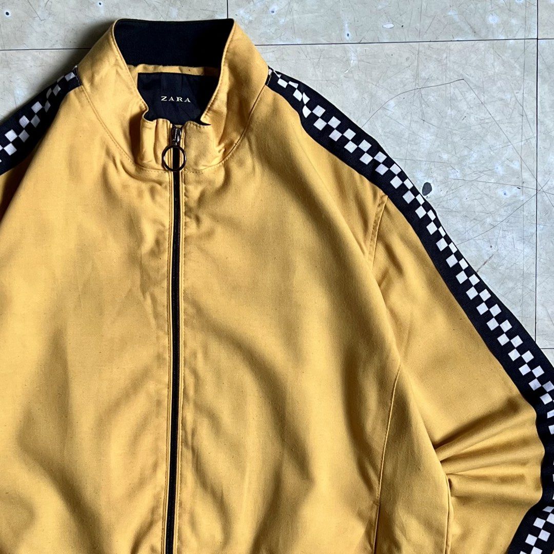 ZARA TRACK JACKET (Category: Coats, Jackets and Outerwear) located in Manila. Submitted by rosejulieeen (Listing ID 1463104602, Image 2). Description: 🎱ZARA TRACK JACKET •Size: XL •Dimes: W24 - L26 •No issue - In good using condition 📍Location: Baesa, Quezon City ⚠️ 𝐏𝐥𝐞𝐚𝐬𝐞 𝐝𝐨 𝐧𝐨𝐭 𝐨𝐫𝐝𝐞𝐫 𝐢𝐟 𝐲𝐨𝐮 𝐜𝐚𝐧𝐧𝐨𝐭 𝐩𝐚𝐲 𝐨𝐧 𝐭𝐢𝐦𝐞 ⚠️ 𝐏𝐚𝐲𝐦𝐞𝐧𝐭 𝟏𝐬𝐭. 𝐍𝐎 𝐂𝐎𝐃.