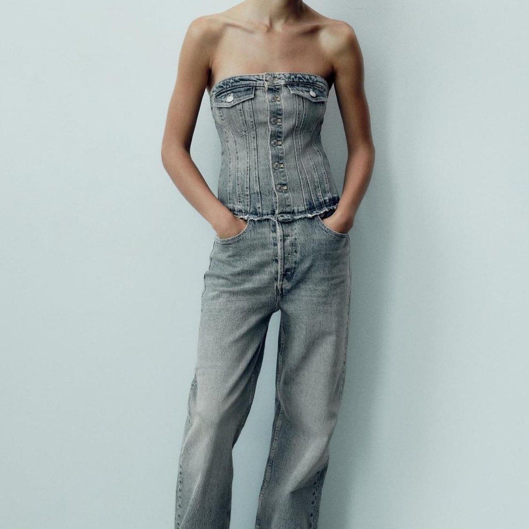 Zara vintage strapless denim jumpsuit (Category: Jumpsuits) located in Quezon City. Submitted by swift_kenjie (Listing ID 1462953594, Image 1). Description: Size 30-32 Lebght 40.