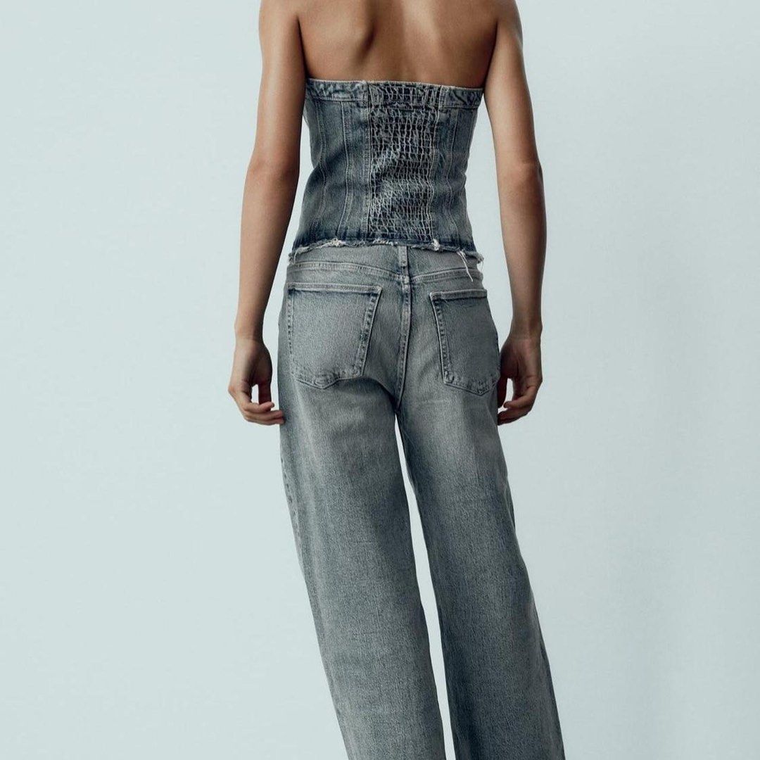 Zara vintage strapless denim jumpsuit (Category: Jumpsuits) located in Quezon City. Submitted by swift_kenjie (Listing ID 1462953594, Image 2). Description: Size 30-32 Lebght 40.