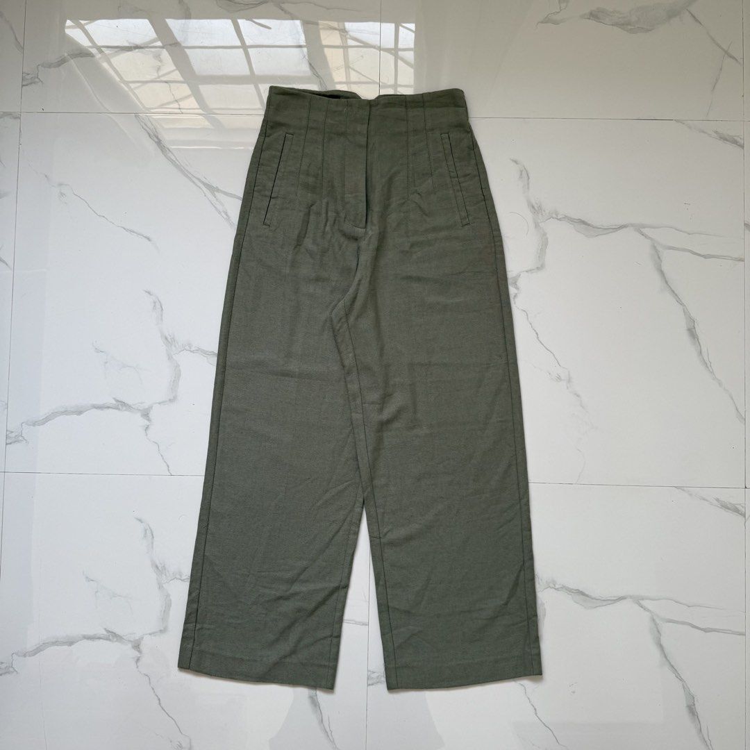 Zara Wide Leg Trousers (Category: Other Bottoms) located in Santo Tomas. Submitted by the580closet (Listing ID 1462980550, Image 2). Description: - Size: XS 26 inches - waistline 37.5 inches - length 10 inches - leg opening.