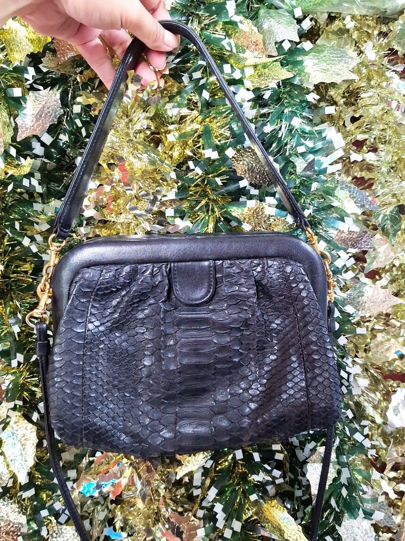 ZENI G-III Milano Python Leather Bag (Category: Cross-body Bags) located in Pasig City. Submitted by shopwithxandra (Listing ID 1462894555, Image 1). Description: ZENI G-III Milano Vintage Python Leather Handbag/Sling bag..