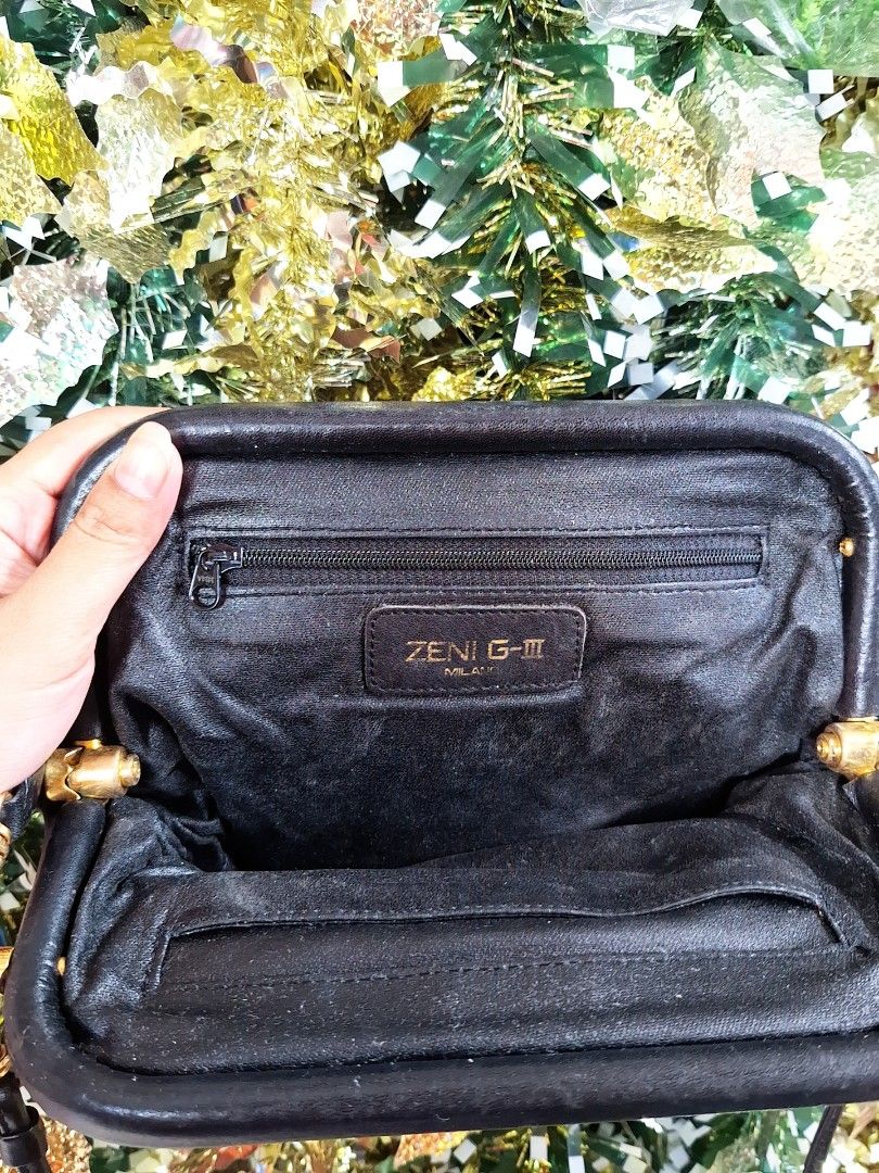 ZENI G-III Milano Python Leather Bag (Category: Cross-body Bags) located in Pasig City. Submitted by shopwithxandra (Listing ID 1462894555, Image 3). Description: ZENI G-III Milano Vintage Python Leather Handbag/Sling bag..