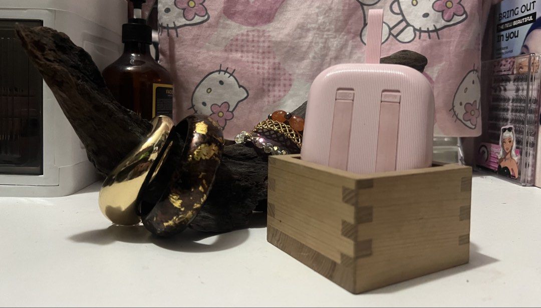 10000mAh Mini Berry Pink Powerbank (Category: Batteries & Power Banks) located in Pasig City. Submitted by evermourn777 (Listing ID 1463216629, Image 2). Description: - bought this one at MINISO SM Moa for ₱899 - super fast charging - dual cables: type c and lightning - type c charging port - has minimal scratches on the front, doesn’t affect quality rfs: upgrade to magsafe powerbank .