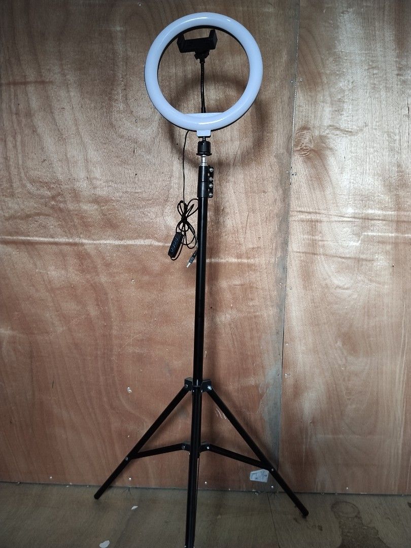 10" Ring Fill Light with Tripod Stand and USB Control (Category: Lighting & Studio Equipment) located in Iloilo. Submitted by nenebuds (Listing ID 1463152836, Image 1). Description: - 10-inch ring fill light - Includes tripod stand - USB powered with inline controller - Adjustable brightness and color temperature - Ideal for makeup, photography, and video calls - Simple setup and operation.