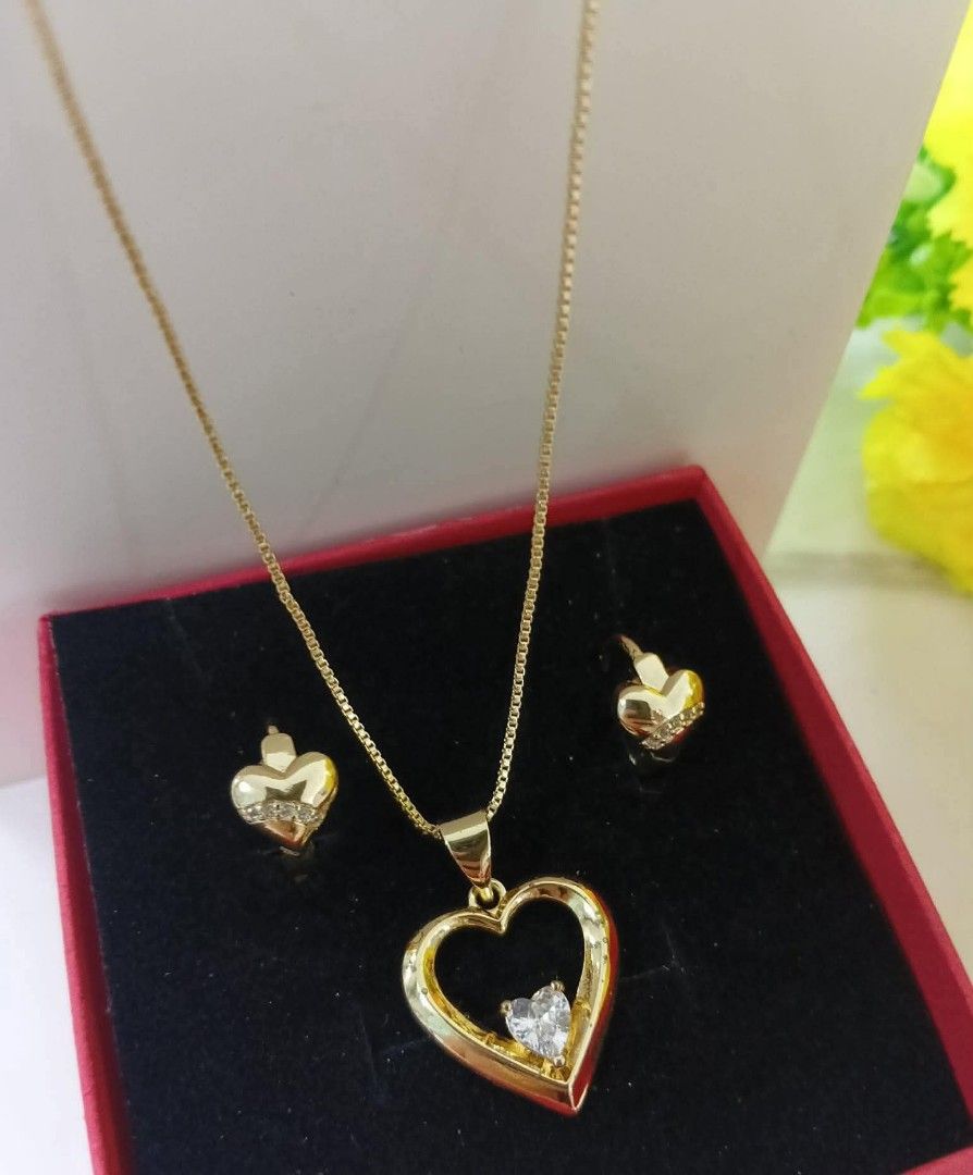 14K Vermeil Gold 2n1 Set (Category: Necklaces) located in Caloocan City. Submitted by cheskhaionlinestore2.0 (Listing ID 1463174305, Image 3). Description: New Collection 🥰 14k GOLD VERMEIL Super Sale ⚡ 2n1 Set ₱950 only📌 What is Vermeil Gold? 14K Vermiel Gold Gold vermeil (pronounced ver-may) is a high-quality type of gold-plated jewelry defined by a sterling silver base metal, a thick gold layer (at least 2.5 microns), and a gold purity of 10