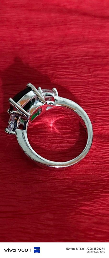 14K White Gold Emerald Cut Emerald Ring with Diamonds (Category: Rings) located in Manila. Submitted by shine_diamond88 (Listing ID 1463311088, Image 3). Description: 2.5 ct emerald cut and Diamond engagement ring 14k whitegold Size:7.