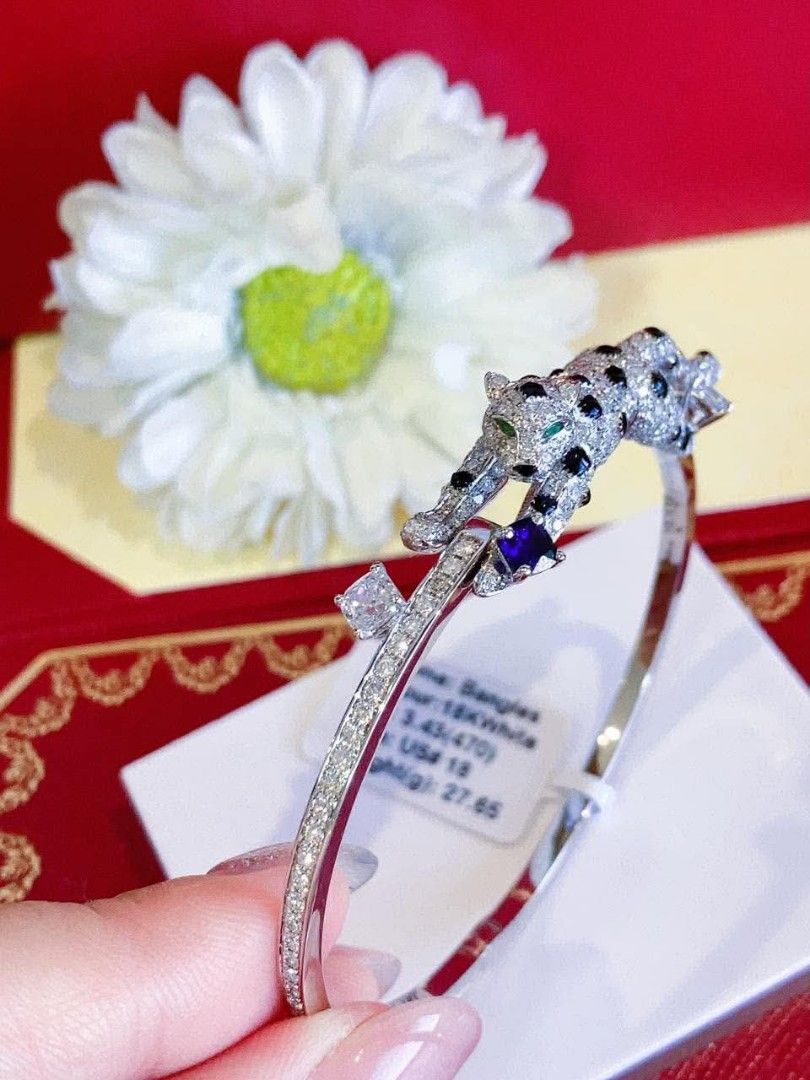 18k HongKong setting whitegold diamond panthere bangle (Category: Bracelets) located in Manila. Submitted by bhelgoldseller2ndaccount (Listing ID 1463124345, Image 3). Description: New!!✨New!!✨New!! 18k HongKong setting Gold 17,300/g 💯pawnable/naisasanla 💯with high appraisal rate 💯good investment 💯Direct supplier price 👉OPEN for resellers 🌺please take time to evaluate their actual sizes and grams 👉Best panggift for all occasions ✅ Sold per