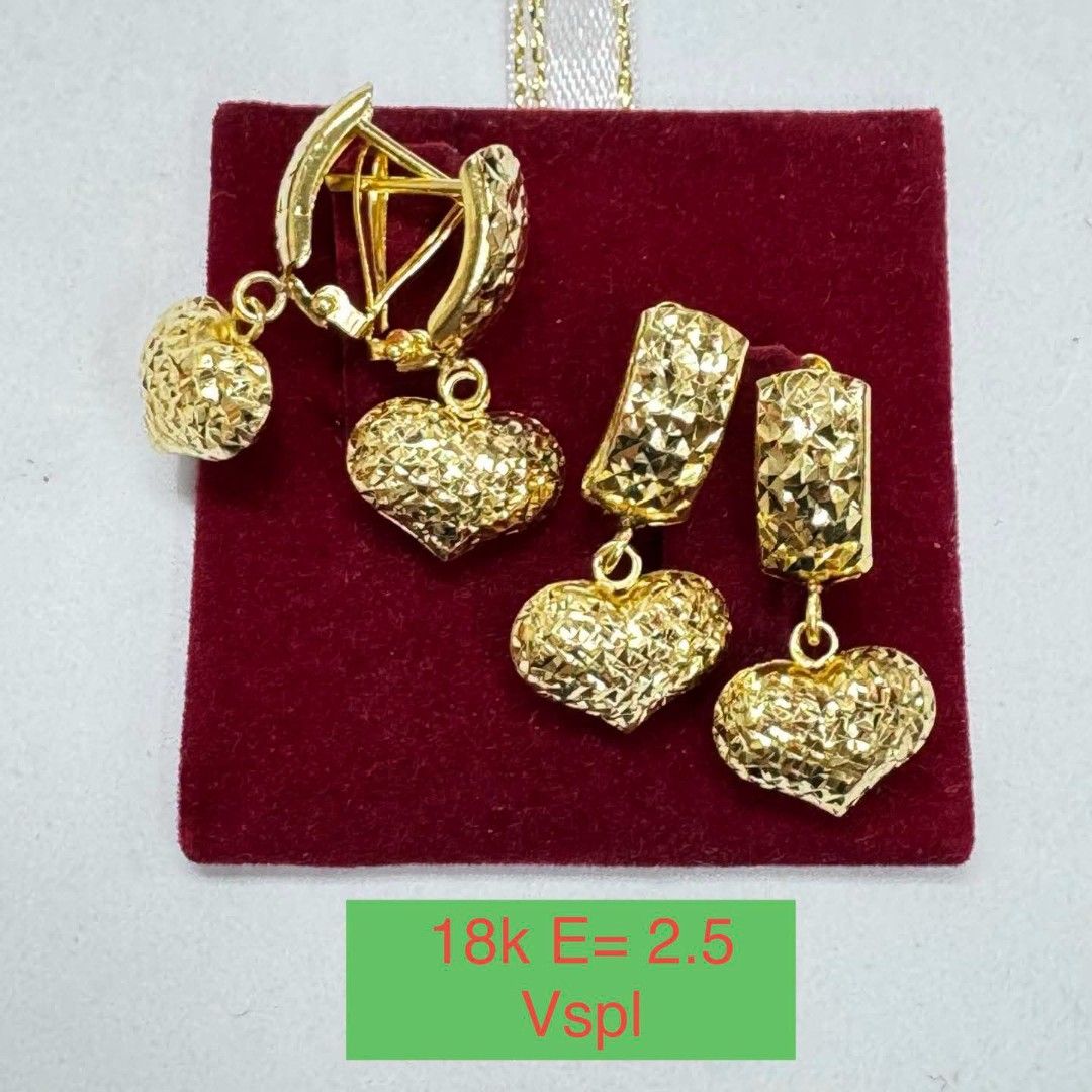 18k Saudi gold dangling heart earrings (Category: Earrings) located in Manila. Submitted by bhelgoldseller2ndaccount (Listing ID 1463183907, Image 3). Description: New!!✨New!!✨New!! Authentic 18k Saudi Golds 💯pawnable/naisasanla 💯with high appraisal rate 💯good investment 💯Direct supplier price 👉OPEN for resellers 🌺please take time to evaluate their actual sizes and grams 👉Best panggift for all occasions ✅ Sold per grams not per piece Kya l