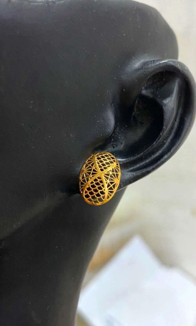 18K Saudi Gold Infinity Stud Earrings (Category: Earrings) located in Caloocan City. Submitted by cheskhaionlinestore2.0 (Listing ID 1463156358, Image 3). Description: 18K Pure Saudi Gold Infinity Stud Earrings ₱5650 only 📌 🍒 Pawnable/ Nasasangla💯 🍒 Brandnew 💯 🍒 Ship via JNT/ LBC 🍒 Lalamove for same day delivery 🍒 We accept COD COP with downpayment to avoid cancellation of orders ⚡ How to Order? Please feel free to message us directly 🙏�