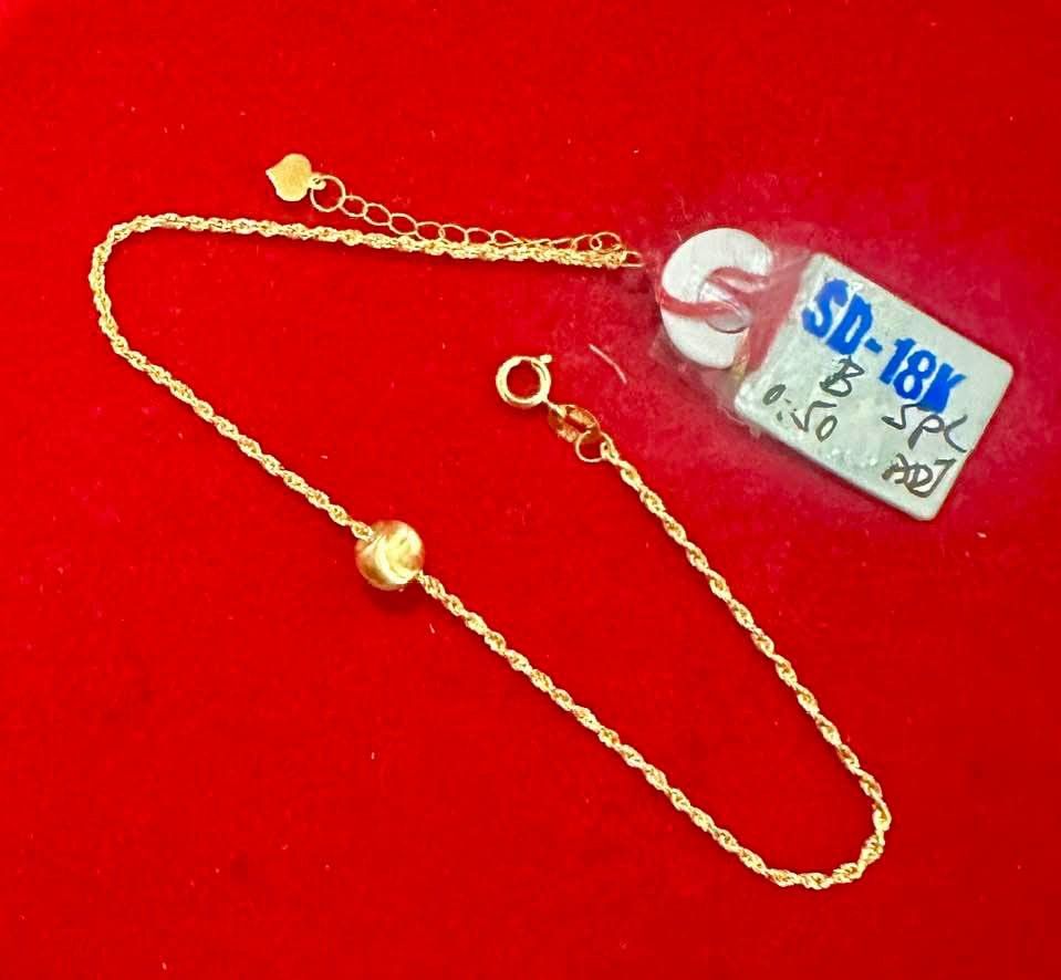 18k Saudi gold lightweight bracelet (Category: Bracelets) located in Manila. Submitted by bhelgoldseller2ndaccount (Listing ID 1463220859, Image 1). Description: New!!✨New!!✨New!! Authentic 18k Saudi Golds 💯pawnable/naisasanla 💯with high appraisal rate 💯good investment 💯Direct supplier price 👉OPEN for resellers 🌺please take time to evaluate their actual sizes and grams 👉Best panggift for all occasions ✅ Sold per grams not per piece Kya low