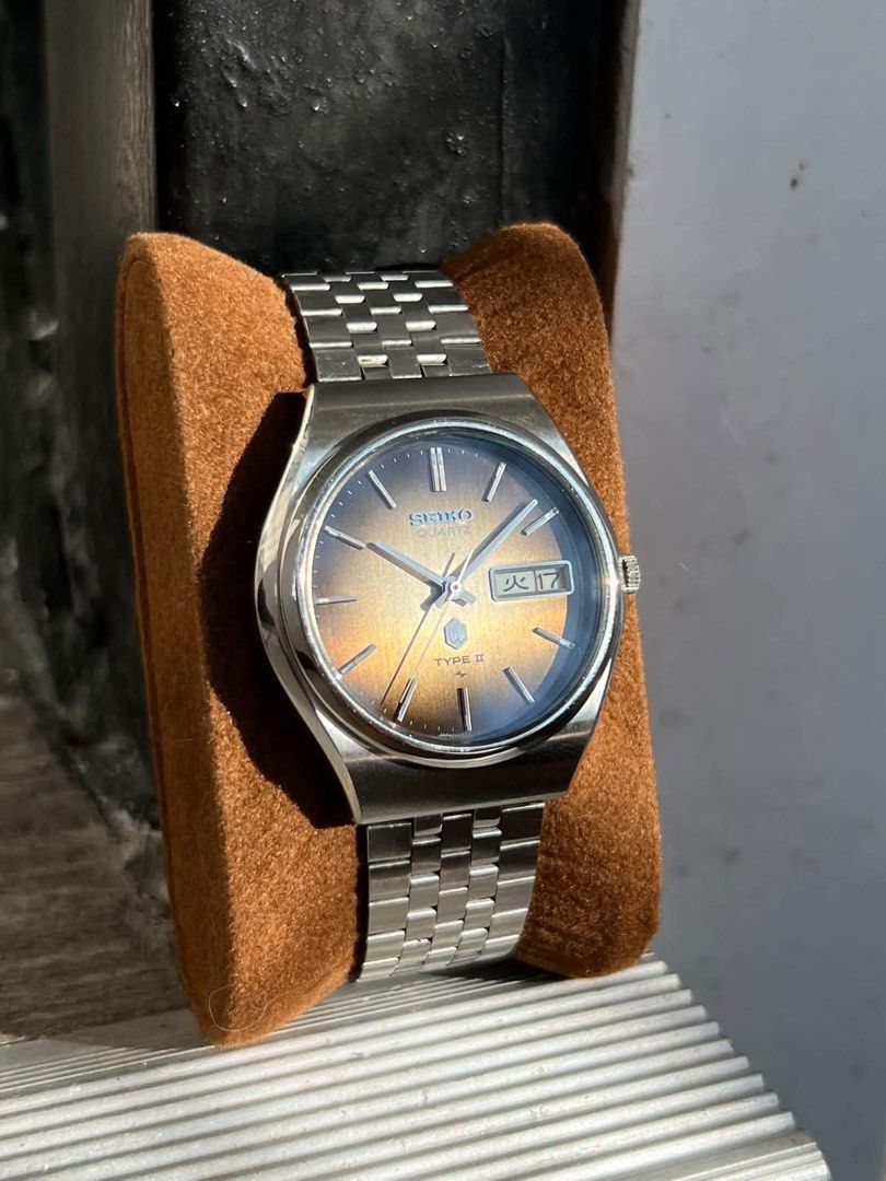 1976 SEIKO QUARTZ TYPE II | Brown Olive Sunburst Dial (Category: Men's Watches) located in Makati City. Submitted by mheegan_yadao (Listing ID 1463258866, Image 3). Description: 1976 SEIKO QUARTZ TYPE II | Brown Olive Sunburst Dial A beautiful vintage Seiko Type II with a stunning brown/olive sunburst dial that changes character beautifully under different lighting. • Reference: 4623-8010 • Seiko Cal. 4623 Quartz movement • Vintage 1970s piece • 