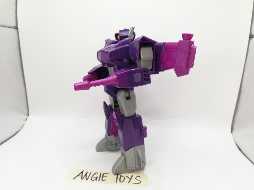2017 Hasbro Transformers Cyber Battalion Shockwave (Category: Action & Battle Toys) located in Davao. Submitted by angiesvintagetoyshoppe (Listing ID 1463273031, Image 3). Description: Selling this authentic 2017 Hasbro Transformers Generations Cyber Battalion Class Decepticon Shockwave action figure. 100% Complete (Loose unit, no box). This line does not use separate loose accessories, so the figure has everything it originally came with! Condit
