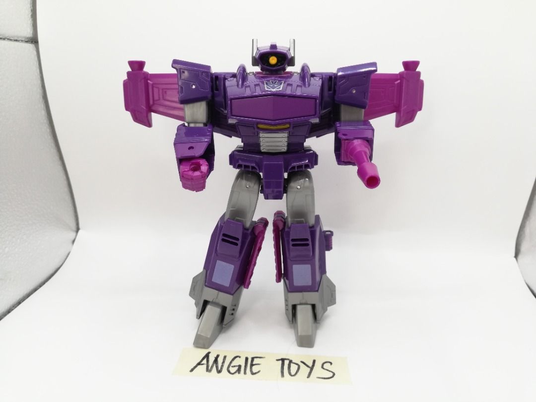 2017 Hasbro Transformers Cyber Battalion Shockwave (Category: Action & Battle Toys) located in Davao. Submitted by angiesvintagetoyshoppe (Listing ID 1463273031, Image 2). Description: Selling this authentic 2017 Hasbro Transformers Generations Cyber Battalion Class Decepticon Shockwave action figure. 100% Complete (Loose unit, no box). This line does not use separate loose accessories, so the figure has everything it originally came with! Condit
