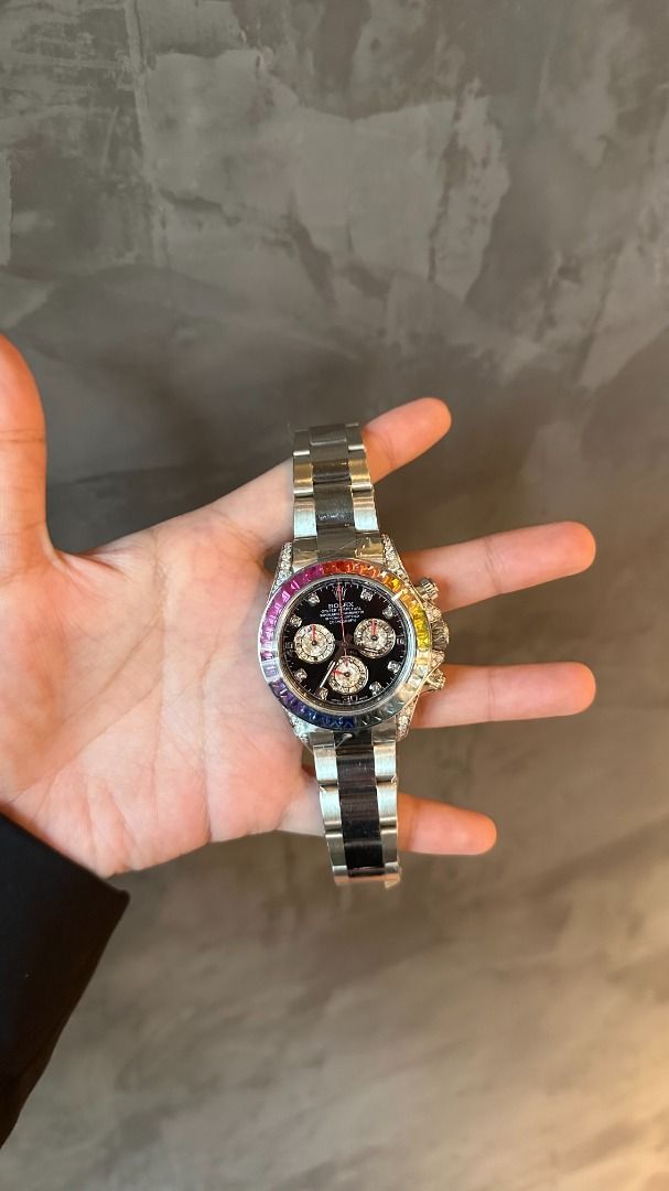2019 DAYTONA CUSTOM RAINBOW WHITE GOLD (Category: Luxury Watches) located in Makati City. Submitted by thewatchclub_shiela (Listing ID 1463162630, Image 1). Description: Full Set (box, card/certificate, manuals).